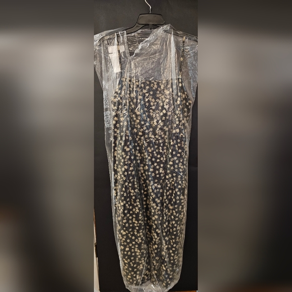 Dress - Picture 2 of 5